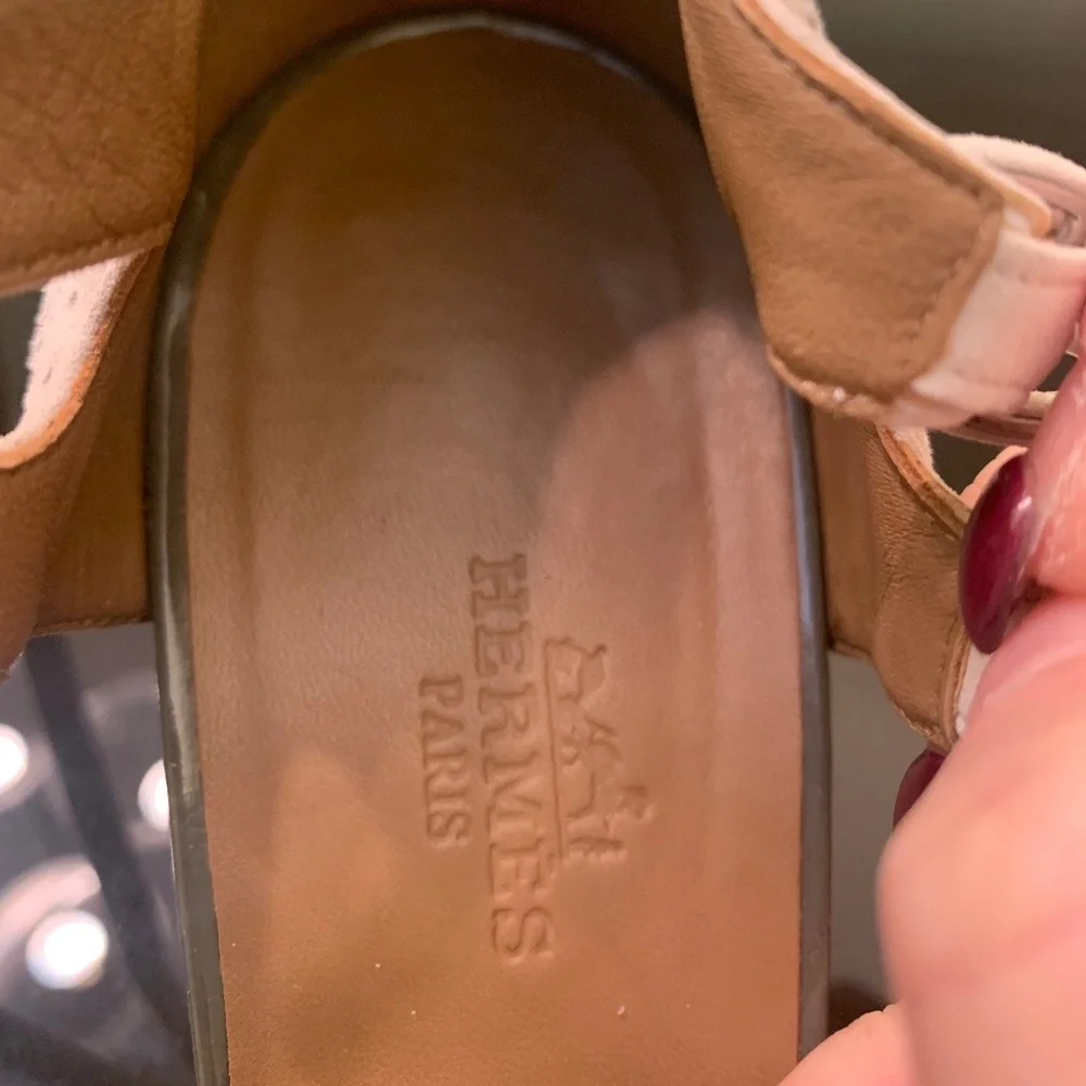 Hermes Classic Bicolour suede & leather broguing heeled pumps EU 39 - Picture 6 of 8